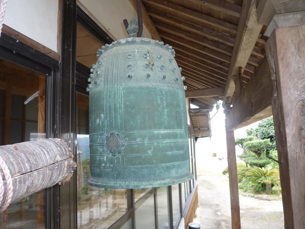 07_興禅寺の梵鐘 (潜伏キリシタンの名前が刻まれている）